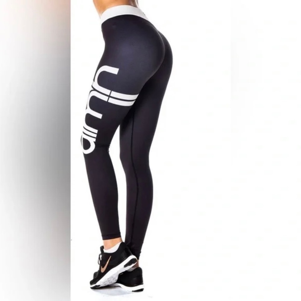 Aim’n sportswear  leggings Sz Sm EUC.          Bun 0